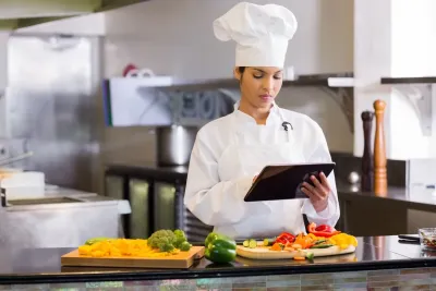 Mehrwertsteuersenkung als Zukunftschance - Gastronomie steht vor strategischem Wendepunkt Mehrwertsteuersenkung als Zukunftschance
