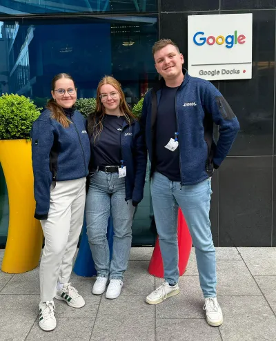 Melina Wegner, Henrike Arnke und Erik Rüffer von DENIOS zu Besuch bei Google in Dublin DENIOS zu Besuch bei Google in Dublin