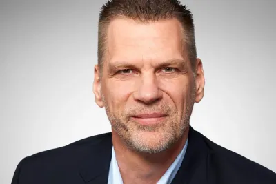 Mike Hoofdmann: Berater und ehemaliger Marinepilot – über Entscheidungsfähigkeit unter Druck Mike Hoofdmann: Entscheidungsfähigkeit in der Krise