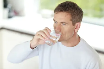 Erkältungszeit - Warum viel Trinken jetzt hilft