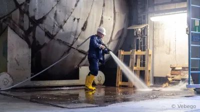 Moderne Industriereinigung Moderne Industriereinigung sichert Anlagenverfügbarkeit