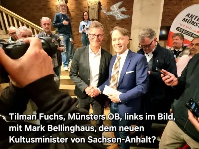 Münsters Oberbürgermeister Tilman Fuchs direkt nach seiner Wahl mit dem Schauspieler, Künstler und Aktivisten gegen Kindesmissbrauch, Mark Bellinghaus Mark Bellinghaus, Schauspieler (Der Name der Rose), 63: Bewerbung als neuer Kultusminister von Sachsen-Anhalt