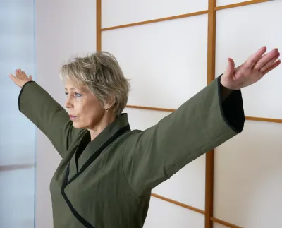 Mitten im Wandel: Wie QiGong Frauen in den Wechseljahren stärkt