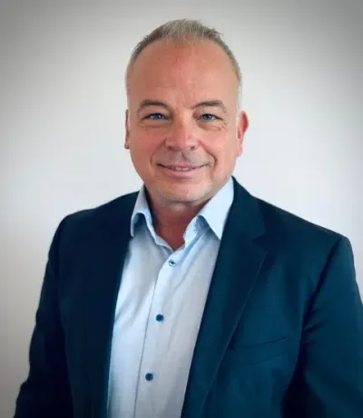 Neu im Team von AOC und MMD: Marcus Schröer, Senior Sales Manager B2B Marcus Schröer übernimmt die Leitung des B2B Key Account Managements