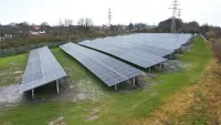 Norden-Frisia nimmt Freiflächen-Photovoltaikanlage in Betrieb