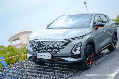 Der neue OMODA 5 und JAECOO 7 - Handling und Performance