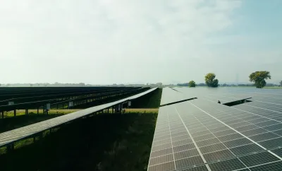 Im neuen PV-Park in Krempe entsteht erneuerbare Energie für rund 16.000 Haushalte eprimo Grünstromcommunity profitiert von neuem Solarpark in Schleswig-Holstein