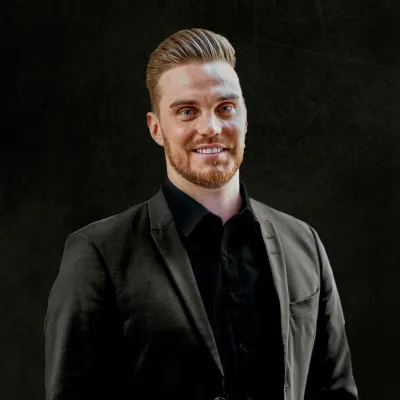 Nicholas Fuchs ist seit 1. April 2024 Vertriebsleiter Süd bei alwitra. Vertriebsführung komplett