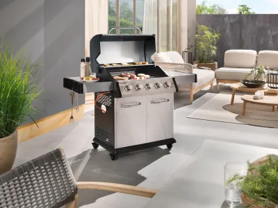 Optimale Hitzeverteilung, großer Rost und glänzender Edelstahl Anpfiff: Mit einem Gasgrill wird jeder zum Meister