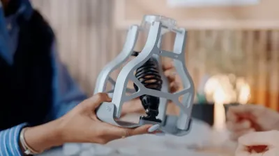 Protolabs erweitert seine End-to-End-Fertigungskapazitäten vom kundenspezifischen Prototyping bis zu Protolabs erweitert seine End-to-End-Fertigungskapazitäten vom kundenspezifischen Prototyping bis zur Full-Service-Produktion