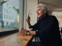 Im Paarbett besser schlafen: Wann getrennte Schlafzimmer sinnvoll sind - und wann Nähe hilft