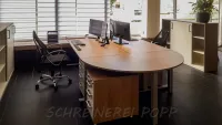 © Schreinerei Popp - Büromöbel und elektrisch höhenverstellbare Schreibtische Schreinerei Popp setzt Maßstäbe mit ergonomischen Büromöbeln und individuellem Ladenbau