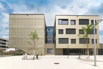 Referenzbericht GEZE: Intelligente Fassade für denkende Köpfe - optimierte Energieeffizienz im Schulzentrum