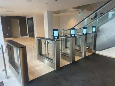 Sensorschleusen regeln den Zutritt Sicherheitslösungen für 24h-Fitnessstudios