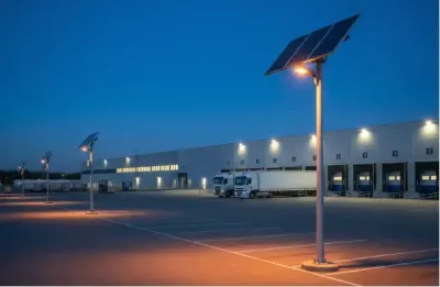 Sicherheitsrisiko Dunkelzone: Wie autarke Lichtsysteme die Logistikbranche revolutionieren