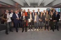 Sieger und Jury des BEST IN CLASS Awards 2026 bei der Preisverleihung am Hockenheimring. BEST IN CLASS Award 2026: Die Gewinner stehen fest
