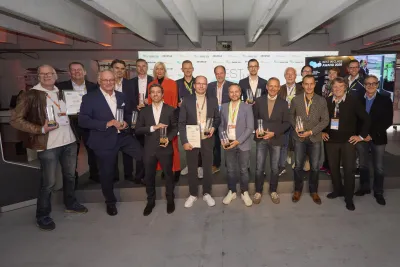 Sieger und Jury des BEST IN CLASS Awards 2026 bei der Preisverleihung am Hockenheimring. BEST IN CLASS Award 2026: Die Gewinner stehen fest