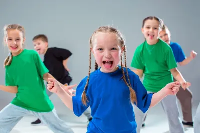 Spaß und Freude an Bewegung – Kinderkurse bei sportspaß (Symbolbild) sportspaß: Wo Kinder in Hamburg günstig Sport treiben können