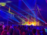 Start in die Festival-Saison - Schlagerwelle 2025 am Weissenhäuser Strand