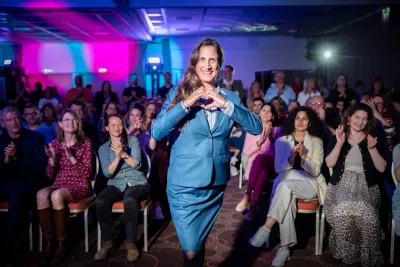 Reden ist doch Gold – Stefanie Camin gewinnt internationalen Rednerpreis