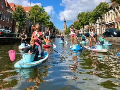 SupitUp Cleanup auf Alkmaars Grachten Grünes Alkmaar: gelebte Nachhaltigkeit inmitten historischer Grachten