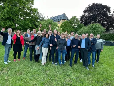 Das Team von Leadership Choices freut sich über die erfolgreiche B-Corp Zertifizierung B-Corp Zertifizierung erfolgreich: Gemeinsam für eine nachhaltige Zukunft