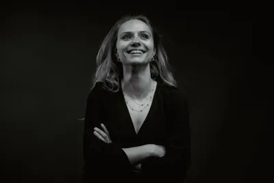 Theresa Lettenmeier, Sales Manager New Business Datenbanksicherheit: Best Practices für den Schutz von kritischen Datenbanken