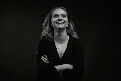 Theresa Lettenmeier, Sales Manager New Business bei Paessler KI-Infrastruktur-Monitoring: warum ein KI-Stack nur so stark ist wie die Infrastruktur darunter