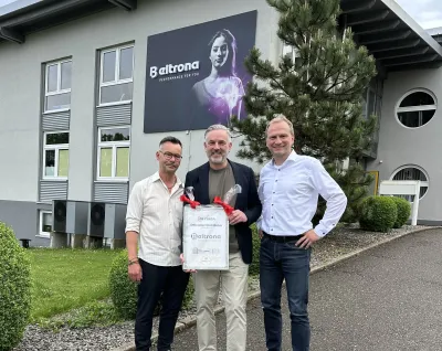 Tomi Dezman, Christian Berger (beide Beltrona) und Erik Rothe (GS YUASA Battery Germany) GS YUASA verleiht Auszeichnung