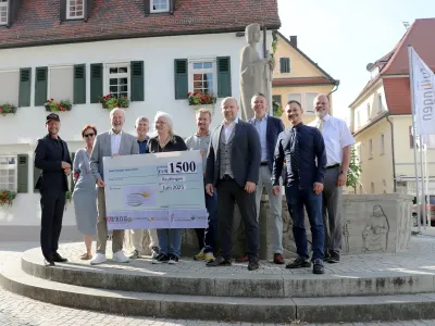 TOP Sozial Charta Projektspende 1.500 Euro an Foerderverein Sonnenstrahlen e.V. TOP Sozial Charta Projektspende 1.500 Euro an Foerderverein Sonnenstrahlen e.V.