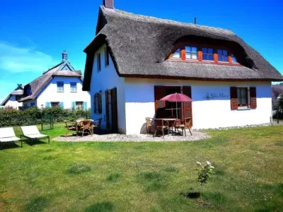 Urlaub mit Hund Reethaus am Meer eingezäunt