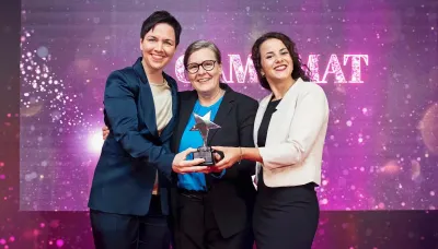 v.l.n.r. Dr. Alexandra Krone, Sabine Müller und Hanna Beck GAMOMAT erhält Auszeichnung "Company of the Year"