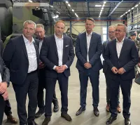 Bundesverteidigungsminister Pistorius zu Besuch bei der DIRKS Group