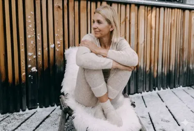 Wärmepuffer an kalten Tagen: Thermowäsche mit Naturfasern. Foto: Medima Winterfest von Kopf bis Fuß