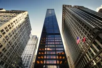 Wall Street; Quelle: Depositphotos JPMorgan Chase mobilisiert 1,5 Billionen US-Dollar für Rohstoffsicherheit