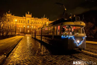 Weihnachtsfeier in der EventTram in München Weihnachtsfeier München: Ideen für einzigartige Events