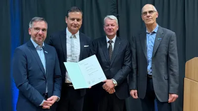 Werner Weiss (2.v.l.) erhält die Ehrendoktorwürde der RPTU. RPTU verleiht Ehrenpromotion an Gründer und Geschäftsführer von Insiders Technologies Werner Weiss