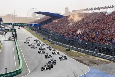 Zielgerade auf dem CMcom Circuit Zandvoort beim Formel 1 Rennen Bye bye Formel 1: Zandvoort lädt zu legendärer Renn-Partywoche ein