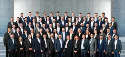 Die Zukunft des Gruppenfotos: Perfektion durch Composing